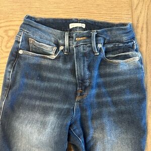 GOOD AMERICAN
GOOD LEGS SKINNY CROPPED JEANS